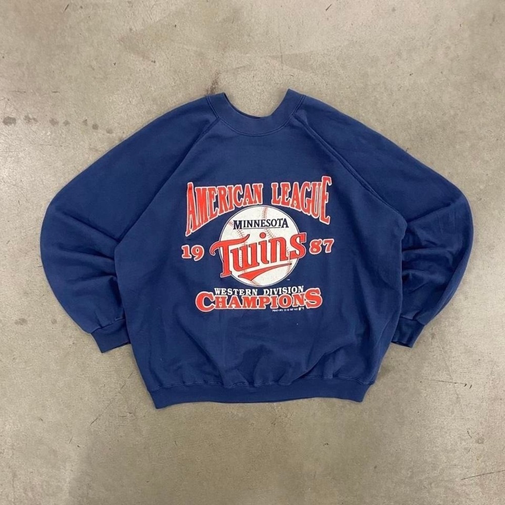 Vintage MLB Minnesota Twins 1987 Western Division Champions Trench USA Crewneck